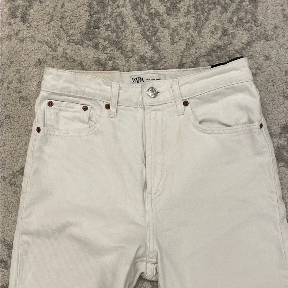 ZARA | White Denim Jeans - Picture 3 of 7